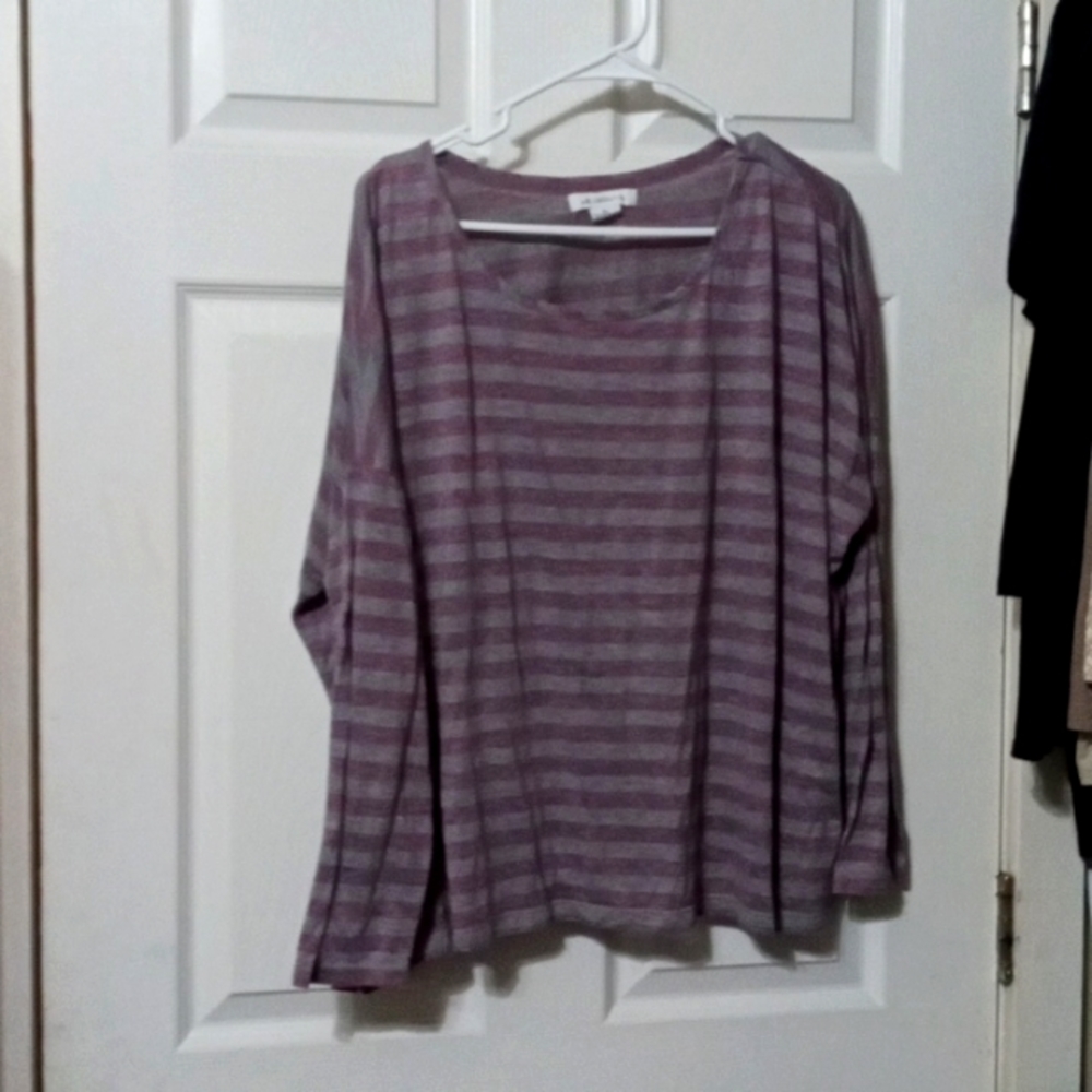 xl woman's long sleeve top